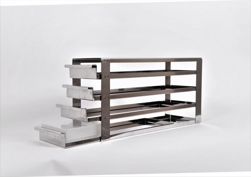 RACKS CON BANDEJAS EXTRAIBLES PARA CAJAS DE HASTA 133X133X52 MM