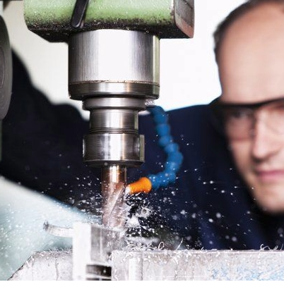 Productos químicos y sustancias a las que cualquier persona podría estar expuesta cuando se trabaja profesionalmente con piezas mecánicas y donde hay una variedad de aceites de corte y fluidos refrigerantes.  Estabilizadores y conservantes.




Name
Conc


A 001
ABIETIC ACID
10.0% pet


C 008
p CHLORO m CRESOL
1.0% pet


C 010A
CHLOROXYLENOL (PCMX)
0.5% pet


D 008
DICHLOROPHENE
1.0% pet


P 010
o PHENYLPHENOL
1.0% pet


P 019A
PROPYLENE GLYCOL
5.0% pet


T 016
TRIETHANOLAMINE
2.0% pet


B 019
4 tert Butylbenzoic acid
1.0% pet


B 003B
BENZISOTHIAZOLINONE
0.1% pet


H 002
Hexahydro 1,3,5 tris (2 hydroxyethyl)triazine
1.0% aq


E 014
Bioban P 1487
0.5% pet


C 006
CHLOROACETAMIDE
0.2% pet


M 014
N Methylolchloroacetamide
0.1% pet


B 006
BENZOTRIAZOLE
1.0% pet


E 005
Ethylenediamine dihydrochloride
1.0% pet


M 003A
2 Mercaptobenzothiazole (MBT)
2.0% pet


Z 005
Zinc ethylenebis (dithiocarbamate) (Zineb)
1.0% pet


T 014
TRICLOSAN
2.0% pet


A 017
7 ETHYLBICYCLOOXAZOLIDINE
1.0% pet


D 015
Bioban CS 1135
1.0% pet


H 015
TRIS(HYDROXYMETHYL)NITROMETHANE
1.0% pet


T 007
THIMEROSAL
0.1% pet


H 005
Hydrazine sulfate
1.0% pet


T 013
TRICLOCARBAN
1.0% pet


F 002B
FORMALDEHYDE
2.0% aq


A 004
Amerchol L 101
50.0% pet


H 032A
Hydroperoxides of Limonene
0.3% pet


S 002
Sodium 2 pyridinethiol 1 oxide
0.1% aq


B 015A
2 BROMO 2 NITROPROPANE 1,3 DIOL
0.25% pet


C 019
COCAMIDE DEA
0.5% pet


C 009B
METHYLISOTHIAZOLINONE+ METHYLCHLOROISOTHIAZOLINONE
0.02% aq


P 025
PHENOXYETHANOL
1.0% pet


O 004
2 n Octyl 4 isothiazolin 3 one
0.1% pet


D 049E
METHYLDIBROMO GLUTARONITRILE
0.5% pet


I 008C
IODOPROPYNYL BUTYLCARBAMATE
0.2% pet