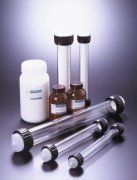 Los materiales de empaquetamiento C18 de fase reversa convencionales están restringidos a aproximadamente a un 30 50% de agua en la fase móvil. El COSMOSIL C18 OPN es un nuevo material de relleno C18 "Wet Wet" desarrollado para la cromatografía de fase reversa en columna abierta. El material C18 OPN puede usarse en efluentes 100% acuosos.
Característica: La superficie externa del gel C18 OPN está recubierta con un grupo hidrófilo para aumentar la humectabilidad del gel, y el grupo octadecilo está unido en el poro del gel. Esta característica física del gel hace posible la cromatografía de fase reversa en columna abierta con 100% de agua.




Columna
Tamaño paquete
Ref.


COSMOSIL 75C18 OPN
100 g
37842 66


500 g
37842 95


1 kg
37842 11


COSMOSIL 140C18 OPN
100 g
37878 16


500 g
37878 45


1 kg
37878 61