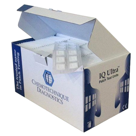 Parches anti derrame para pruebas epicutáneas.En Chemotechnique Diagnostics trabajan con los más avanzado sistemas de parches anti derrame producidos bajo sistemas de gestión de calidad ISO 13485/9001.
Características:

Adhesivo acrílico de grado médico que ayuda a prevenir la fuja de haptenos y mejora la adhesión.
Las cámaras están hechas de espuma de polietileno suave para la comodidad del paciente.
El papel de filtro integrado facilita la manipulación de haptenos líquidos.
La precarga aumenta la eficiencia ya que se puede preparar múltiples pruebas con anticipación. 
Sin aluminio.
Utiliza material hipoalergénico. 
Cantidad: 100 unidades.
Tamaño: 52x118 mm.

 