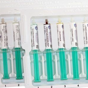 Selección de haptenos basada en la experiencia de muchos años de estudios de frecuencias de alergia de contacto realizados por el Grupo Internacional de Investigación sobre Dermatitis de Contacto (ICDRG).




Name
Conc


P 014A
Potassium dichromate
0.5% pet


N 001
Neomycin sulfate
20.0% pet


Mx 01
Thiuram mix
1.0% pet


P 006
p PHENYLENEDIAMINE (PPD)
1.0% pet


F 002B
FORMALDEHYDE
2.0% aq


C 020
COLOPHONIUM
20.0% pet


B 001
Peru balsam
25.0% pet


W 001
LANOLIN ALCOHOL
30.0% pet


Mx 05C
Mercapto Mix
3.5% pet


E 002
Epoxy resin, Bisphenol A
1.0% pet


B 024
4 tert Butylphenolformaldehyde resin (PTBP)
1.0% pet


Mx 07
Fragrance mix I
8.0% pet


N 002B
Nickel(II)sulfate hexahydrate
2.5% pet


Mx 30
Textile dye mix
6.6% pet


B 033B
Budesonide
0.01% pet


C 007B
QUATERNIUM 15
2.0% pet


C 009E
METHYLISOTHIAZOLINONE+METHYLCHLOROISOTHIAZOLINONE
0.215% aq


I 001A
IMIDAZOLIDINYL UREA
2.0% pet


T 031B
Tixocortol 21 pivalate
0.1% pet


D 049A
METHYLDIBROMO GLUTARONITRILE
0.3% pet


Mx 06
Carba mix
3.0% pet


C 017A
Cobalt(II)chloride hexahydrate
1.0% pet


Mx 29A
Compositae mix II
5.0% pet


D 044A
DIAZOLIDINYL UREA
2.0% pet


Mx 25
Fragrance mix II
14.0% pet


P 005
Phenol formaldehyde resin (PFR2)
1.0% pet


L 003
HYDROXYISOHEXYL 3 CYCLOHEXENE CARBOXALDEHYDE
5.0% pet


I 004
N Isopropyl N phenyl 4 phenylenediamine (IPPD)
0.1% pet


Mx 03C
Paraben mix
16.0% pet


Mx 18
Sesquiterpene lactone mix
0.1% pet